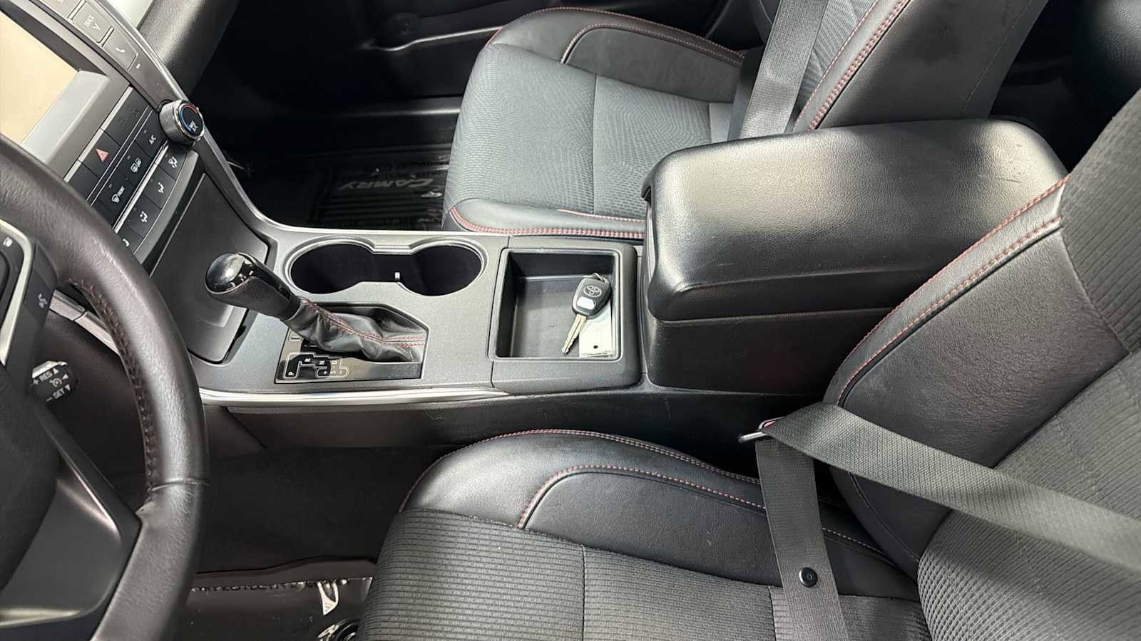 Thumbnail: 2017 Toyota Camry - 22