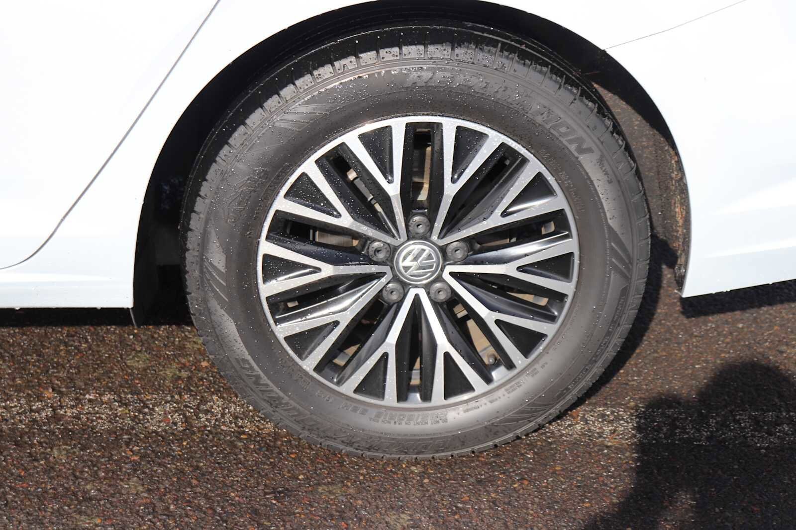 Thumbnail: 2019 Volkswagen Jetta - 9