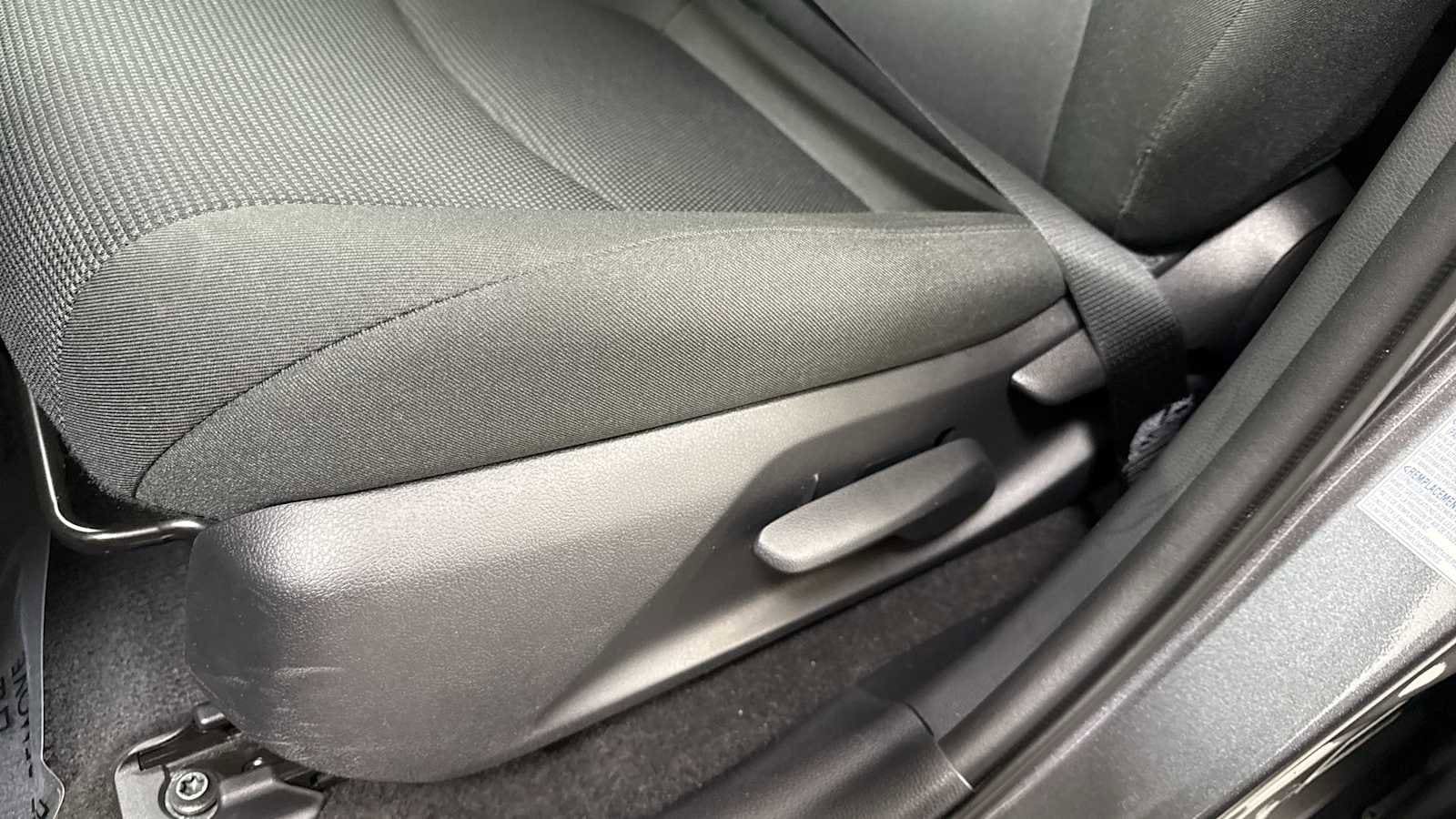 Thumbnail: 2021 Toyota RAV4 - 14