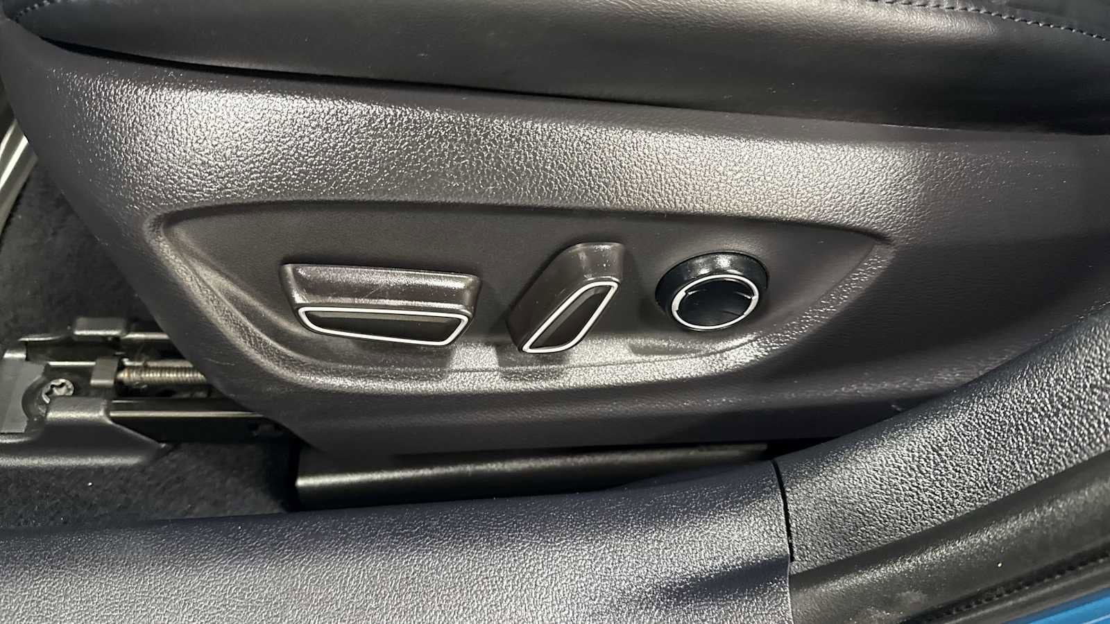 Thumbnail: 2017 Toyota Prius Prime - 14