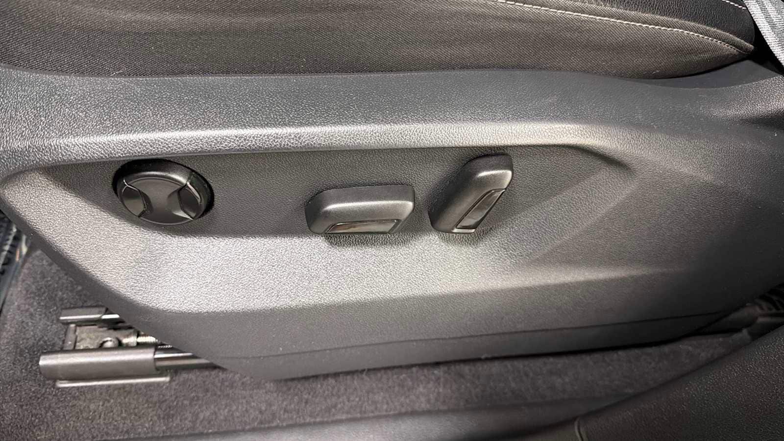 Thumbnail: 2019 Volkswagen Atlas - 14