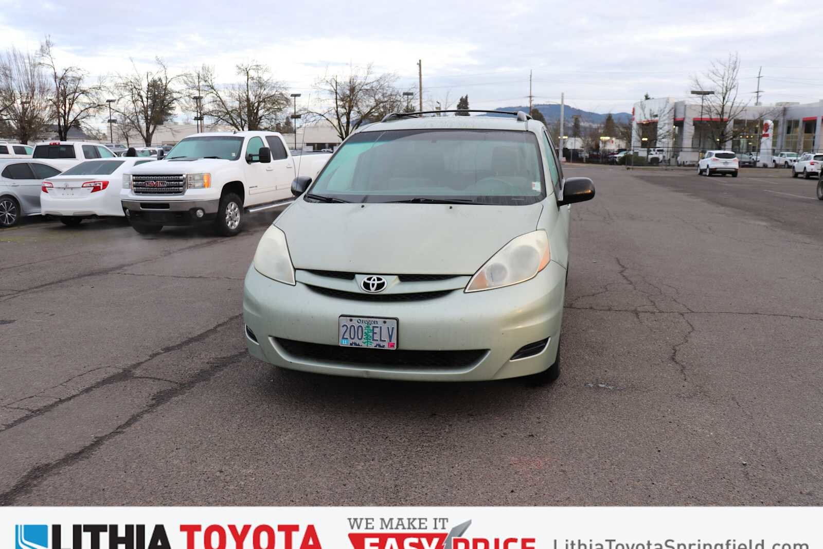 2010 Toyota Sienna LE -
                  Springfield, OR