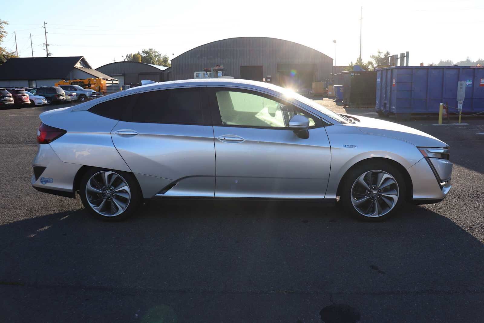 2018 Honda Clarity Plug-In Hybrid Touring photo 4
