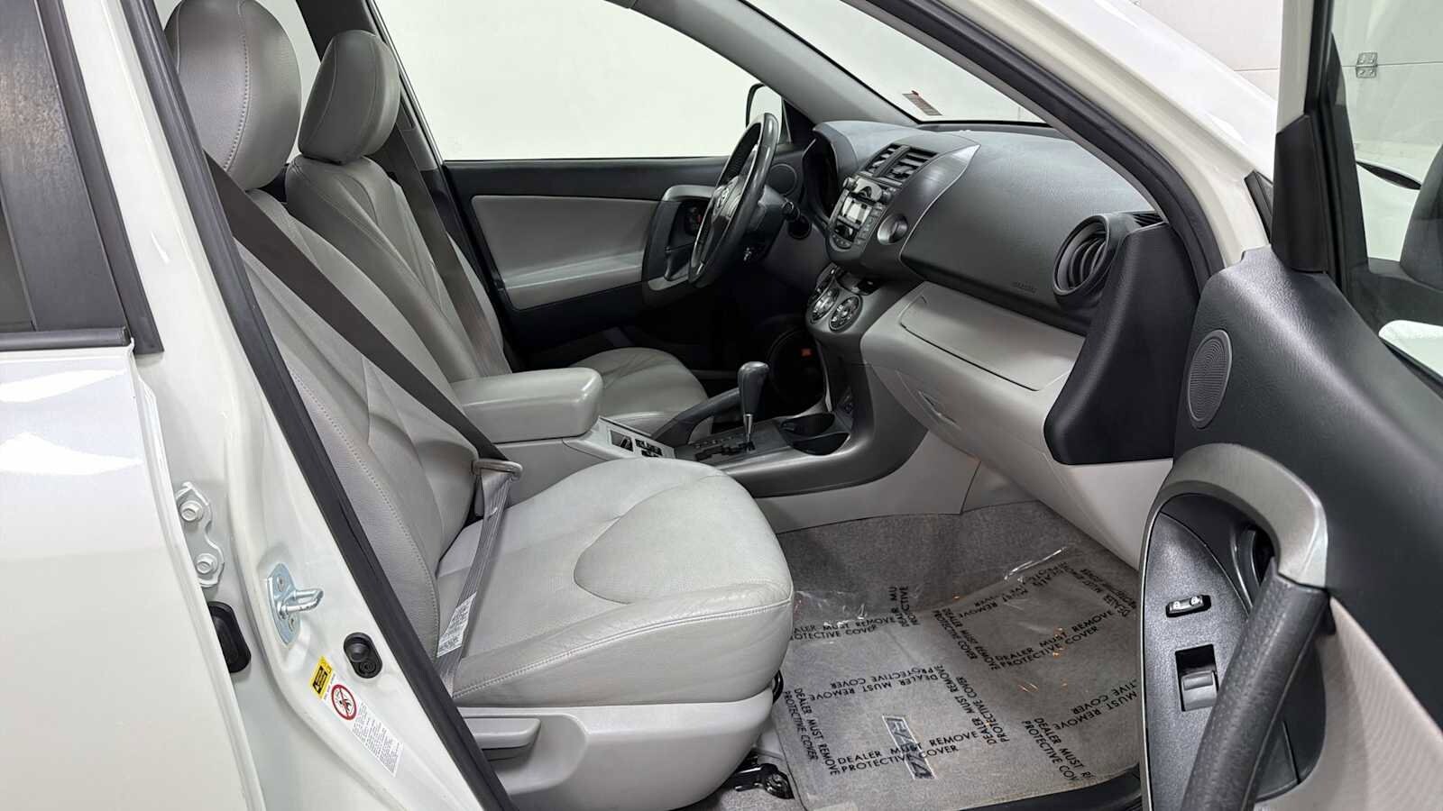 Thumbnail: 2009 Toyota RAV4 - 29