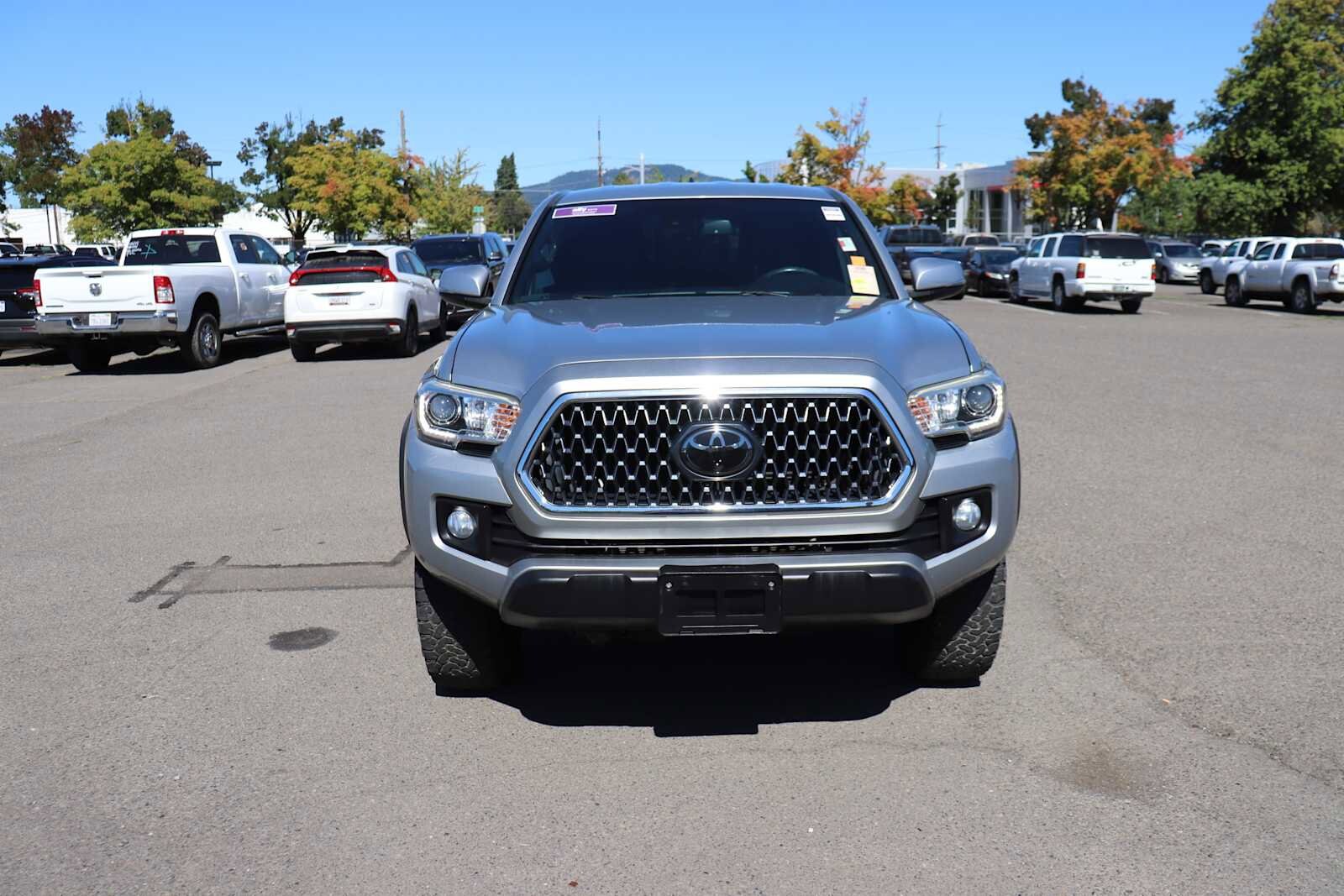 2018 Toyota Tacoma TRD V6 photo 2