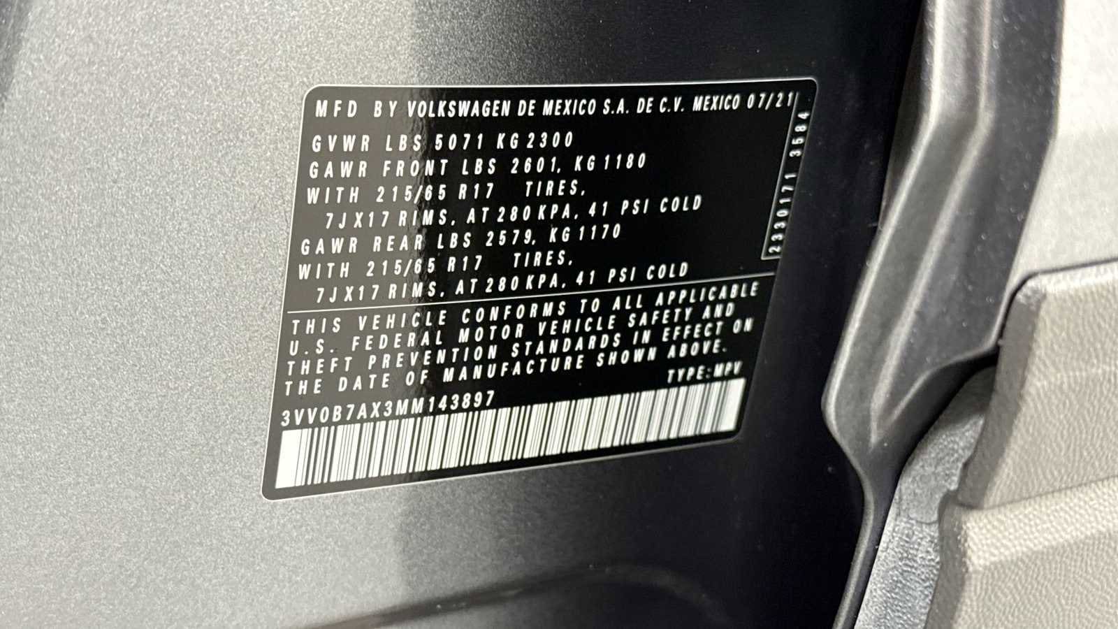 Thumbnail: 2021 Volkswagen Tiguan - 11