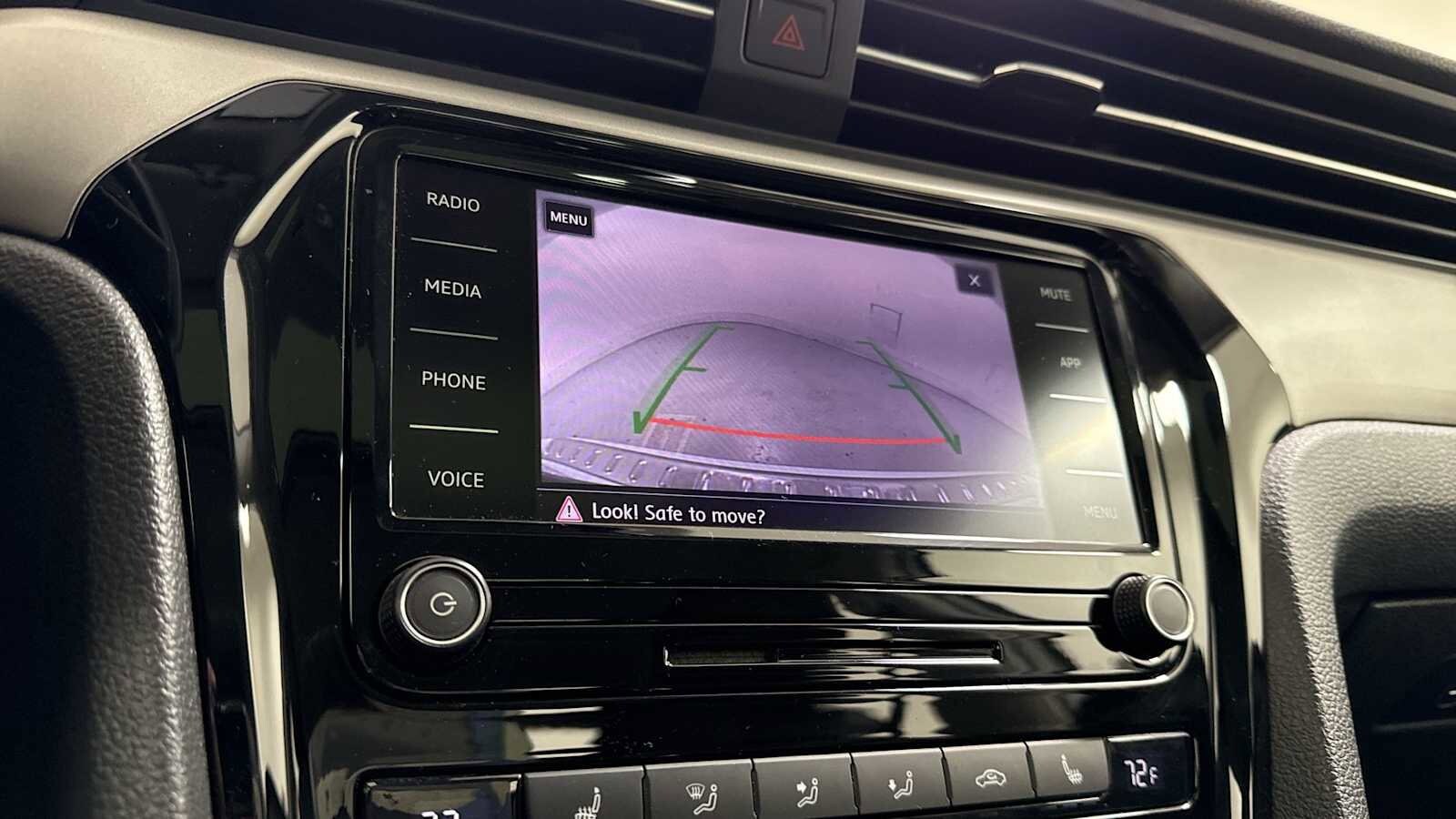 Thumbnail: 2021 Volkswagen Passat - 19