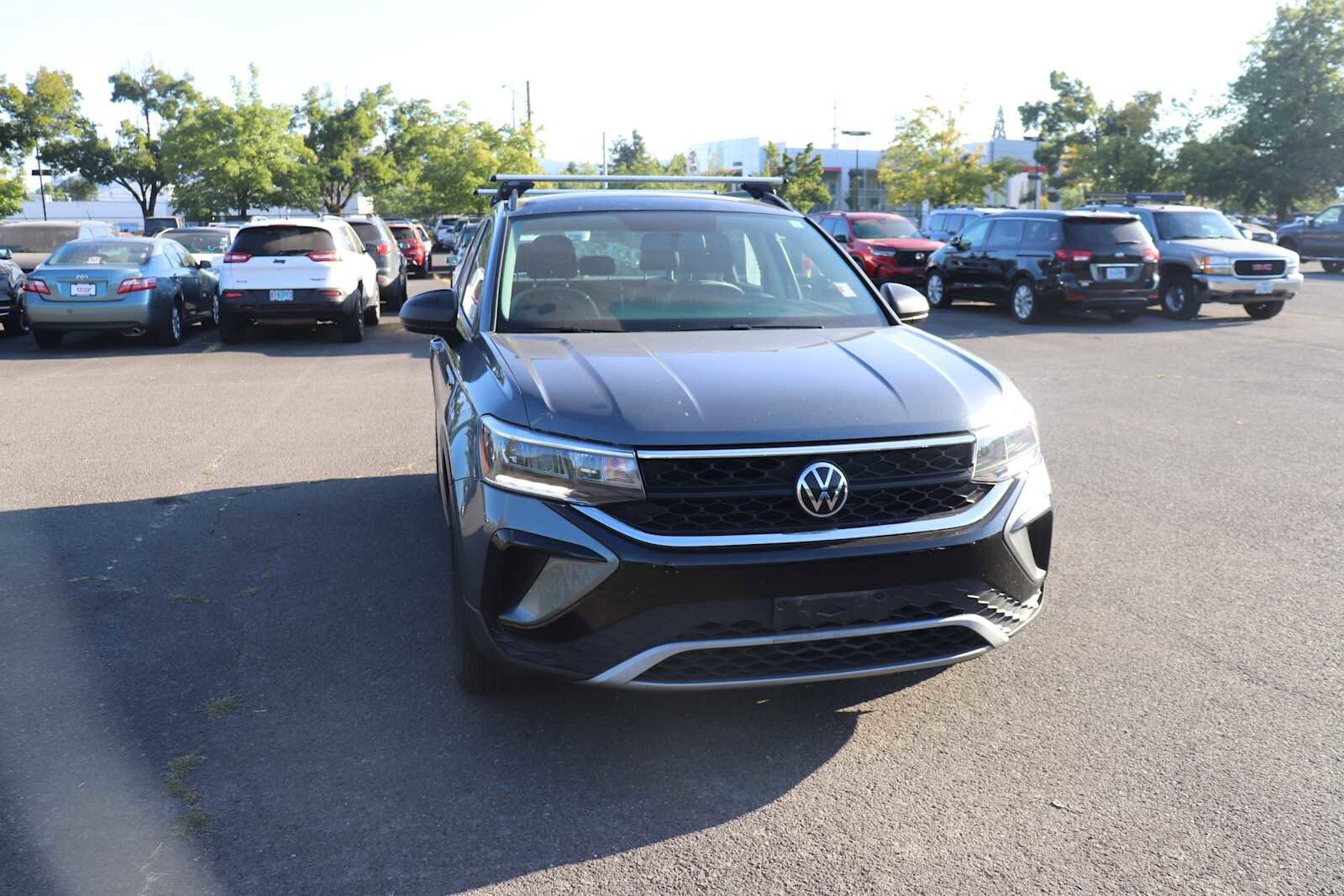 2022 Volkswagen Taos S photo 2