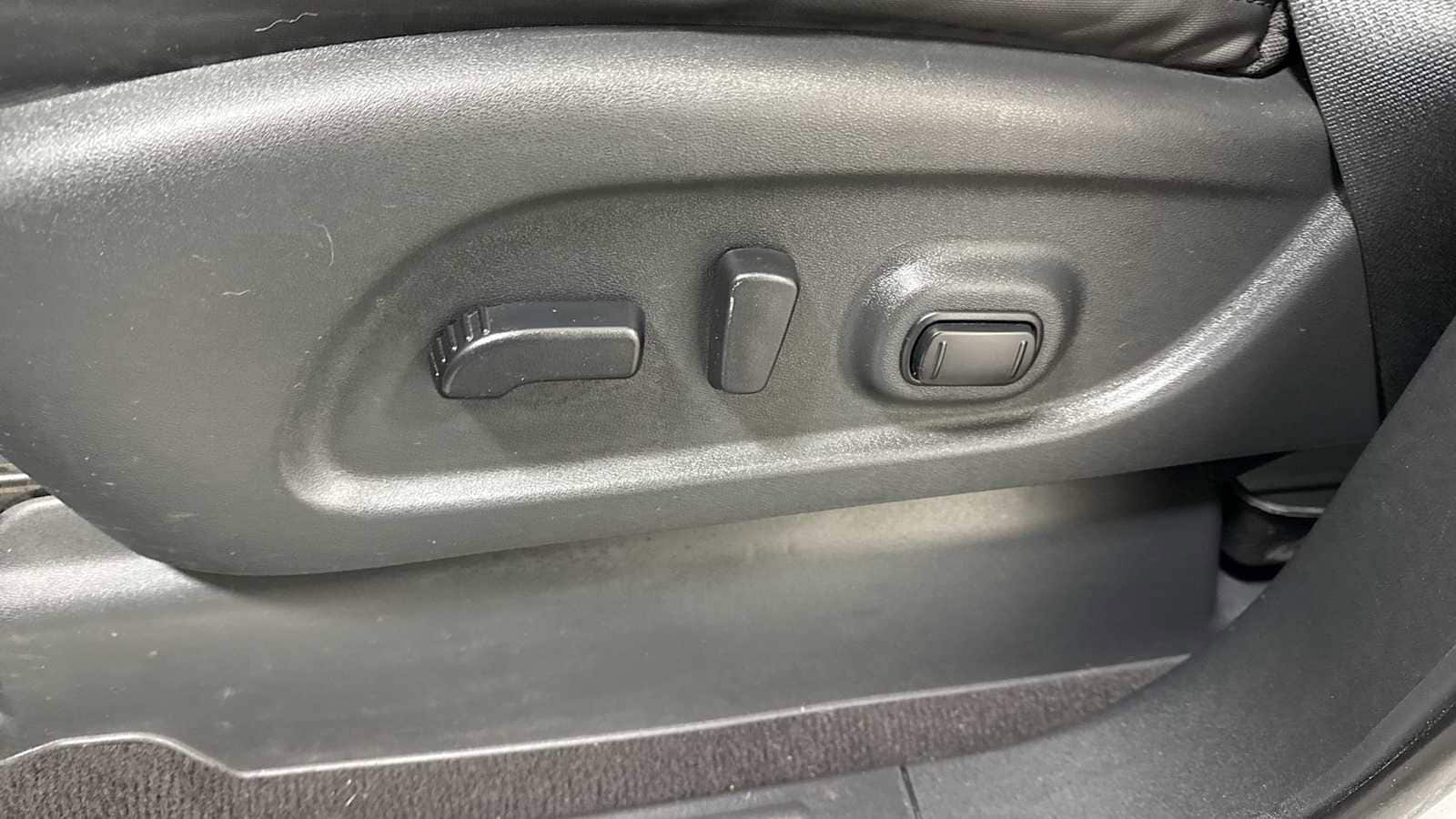 Thumbnail: 2017 Nissan Titan - 14