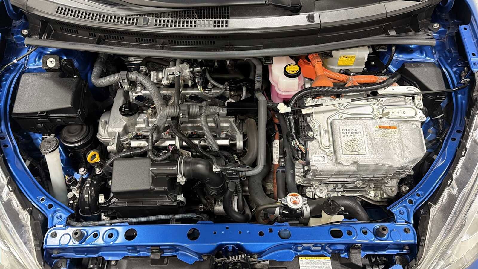 Thumbnail: 2017 Toyota Prius c - 28