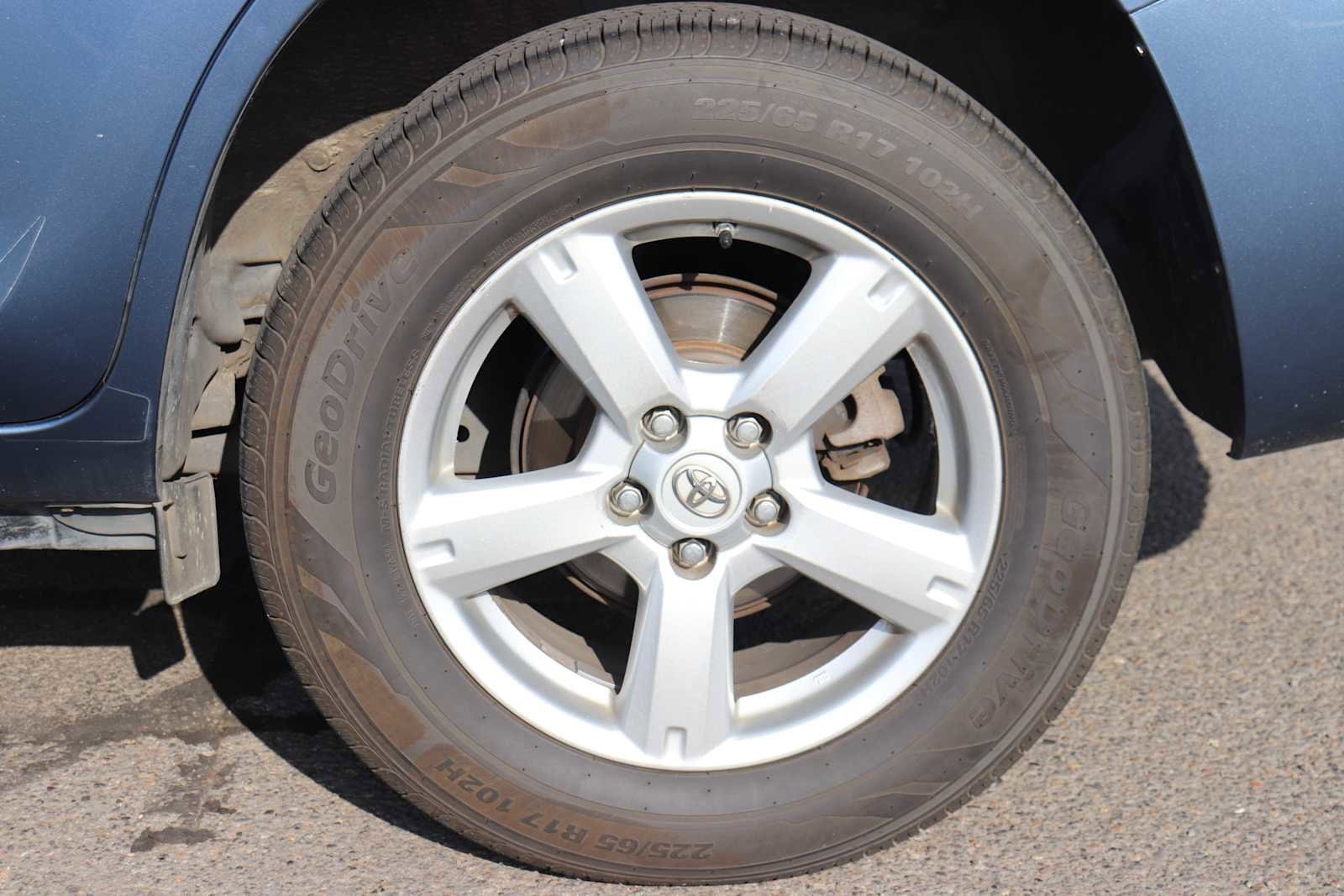 2007 Toyota RAV4 Base 9