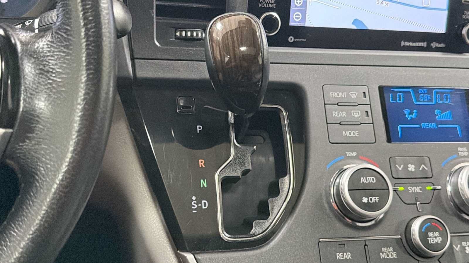 Thumbnail: 2020 Toyota Sienna - 22