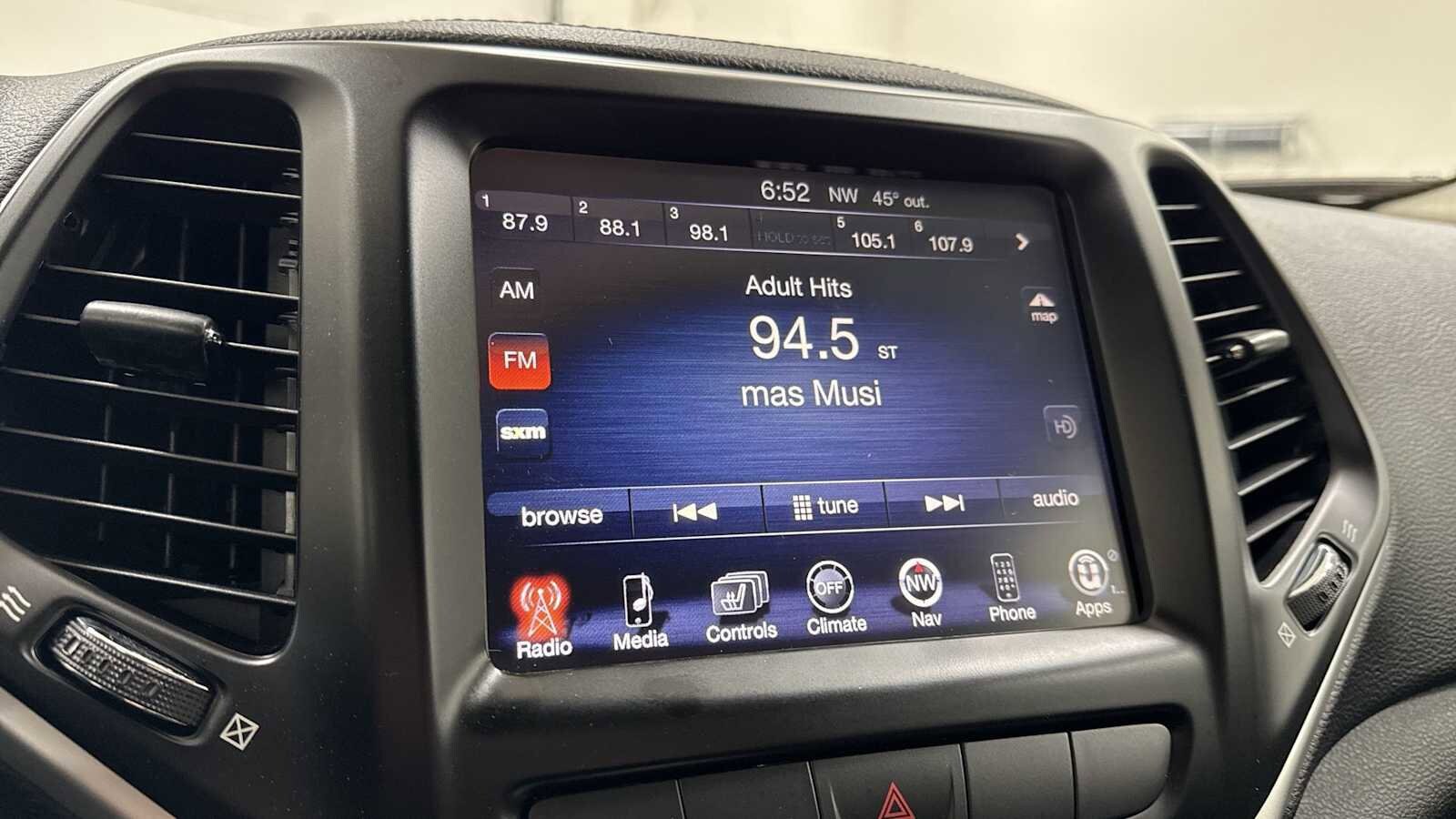 Thumbnail: 2014 Jeep Cherokee - 18