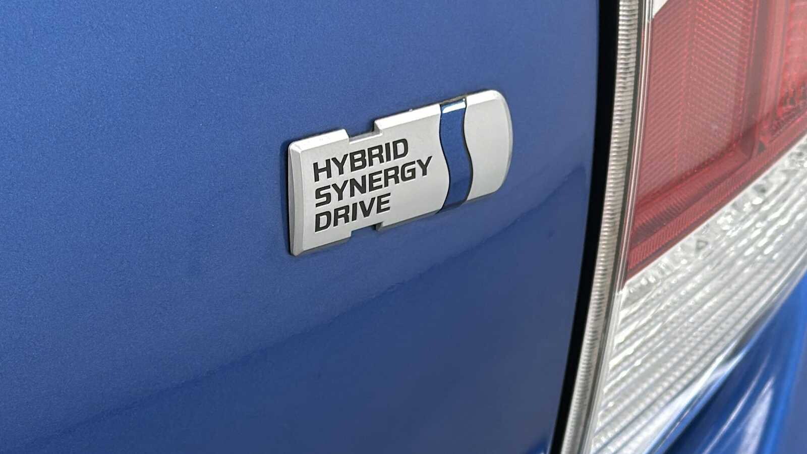 Thumbnail: 2017 Toyota Prius c - 26