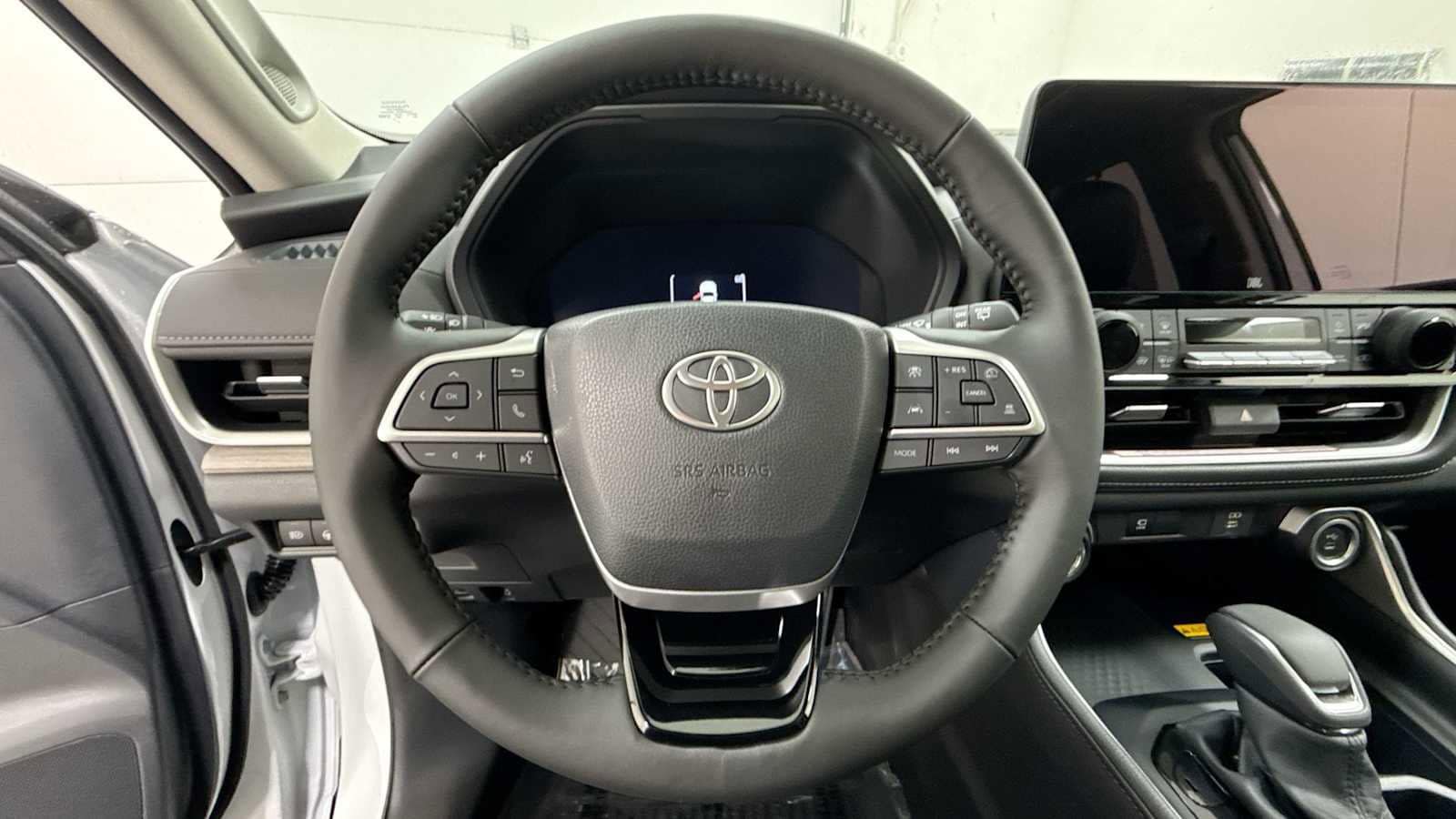 Thumbnail: 2025 Toyota Grand Highlander - 16