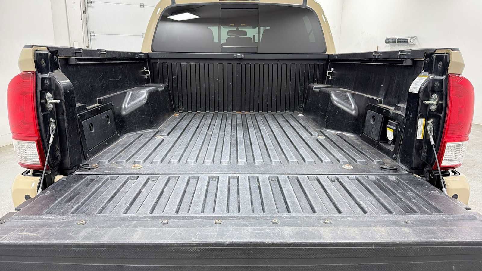 Thumbnail: 2017 Toyota Tacoma - 29