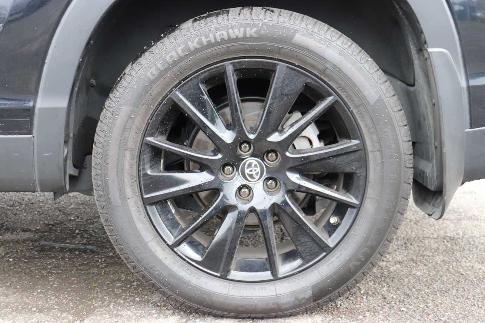 Thumbnail: 2019 Toyota Highlander - 9