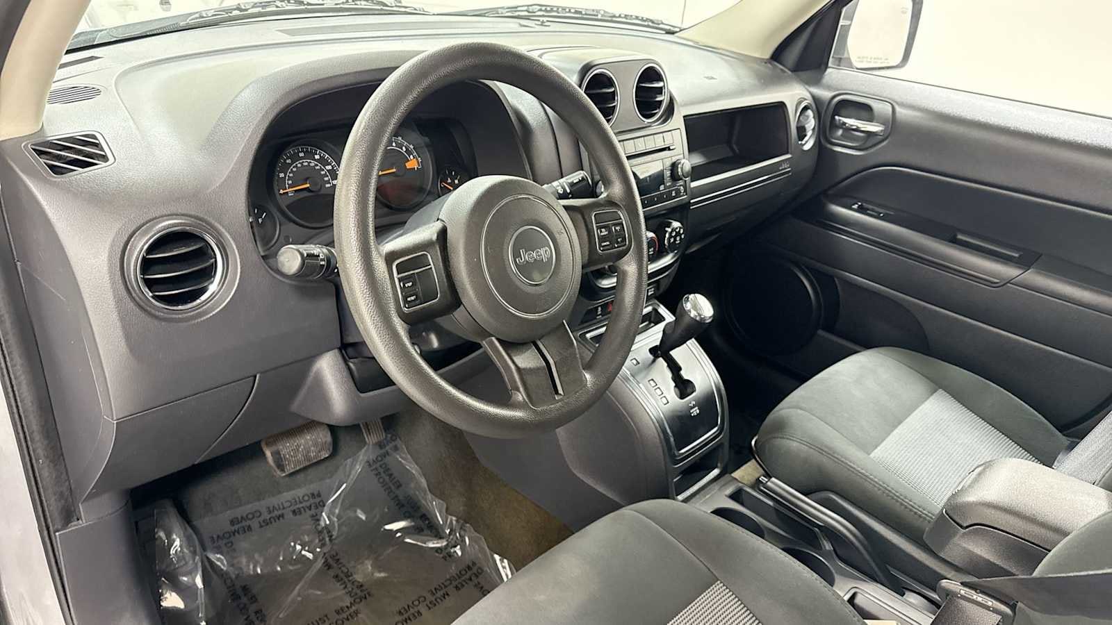 Thumbnail: 2016 Jeep Patriot - 12