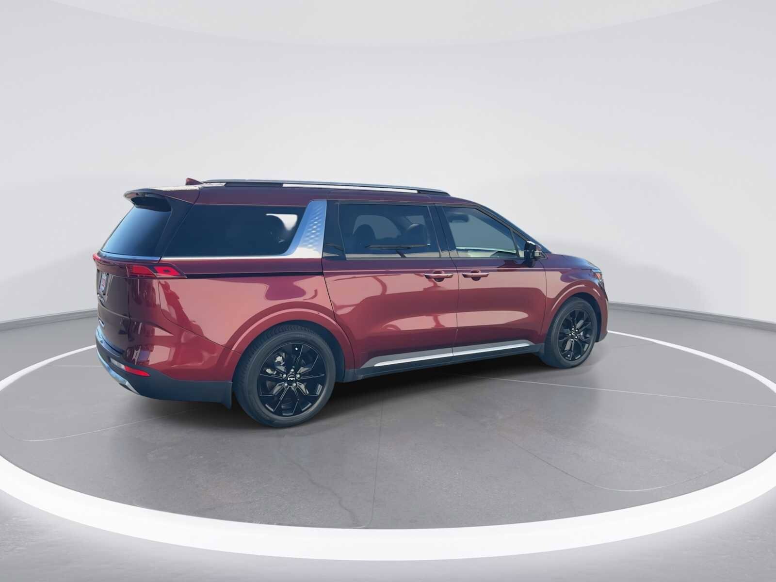 Thumbnail: 2022 Kia Carnival - 8
