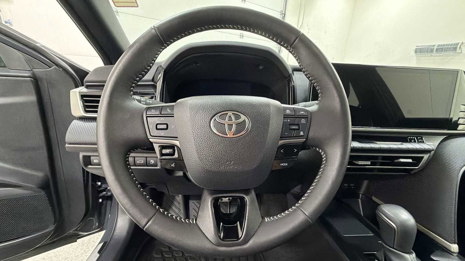 Thumbnail: 2025 Toyota Camry - 16