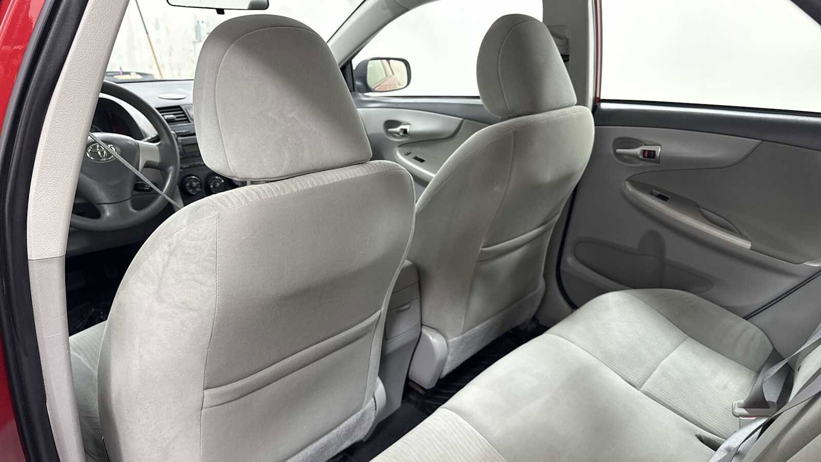 Thumbnail: 2010 Toyota Corolla - 24