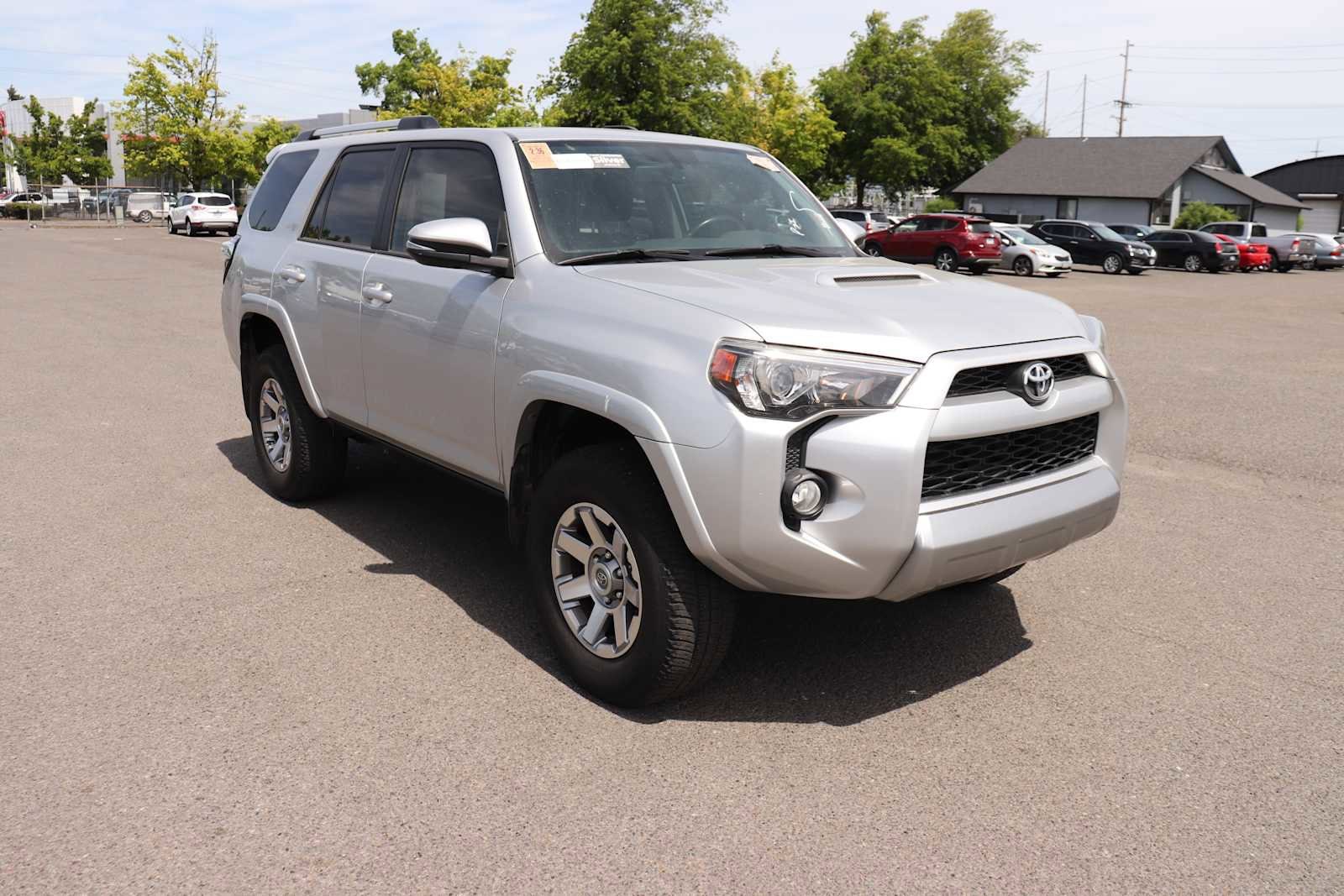 Thumbnail: 2016 Toyota 4Runner - 3