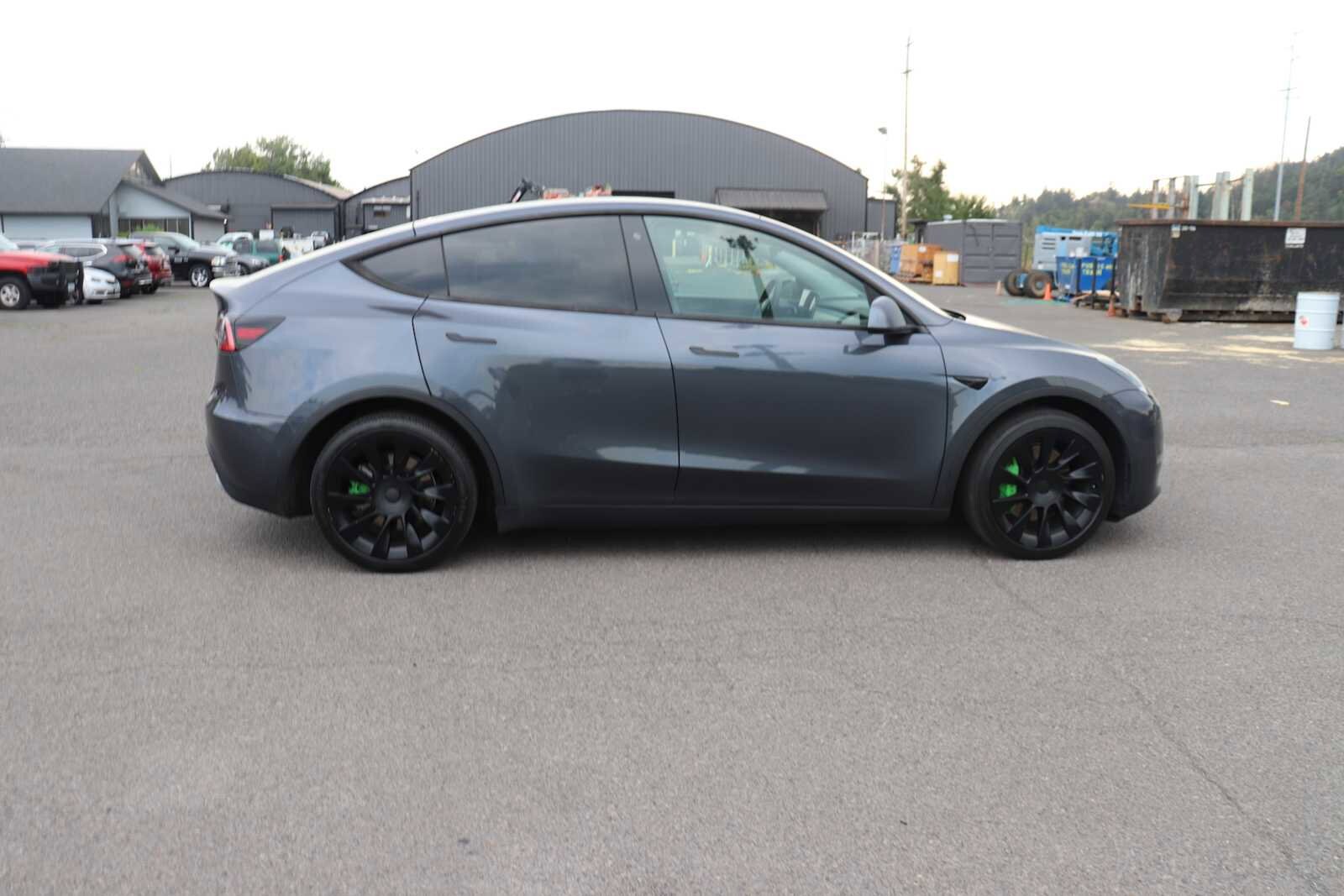 2020 Tesla Model Y Long Range photo 4