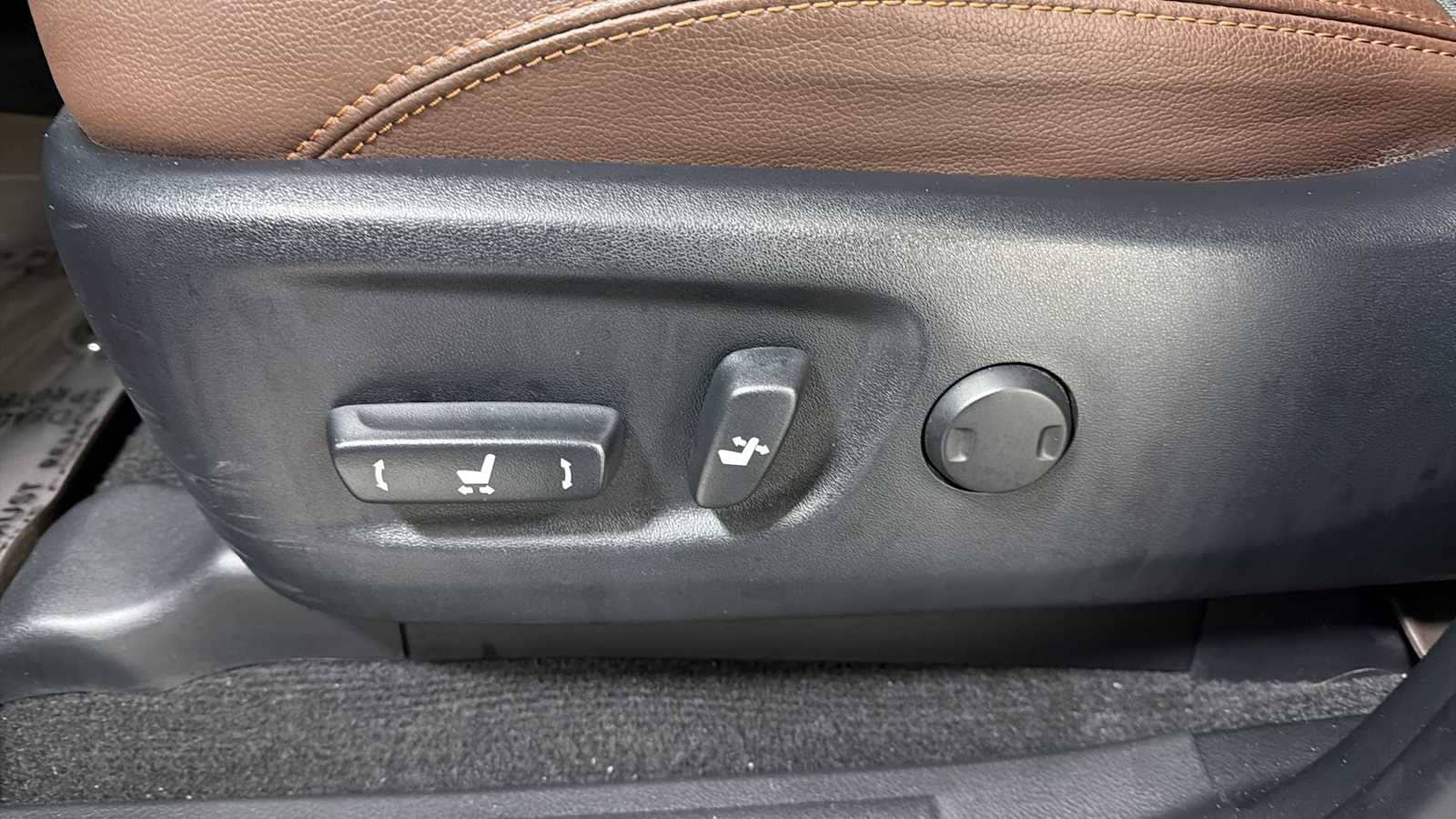 Thumbnail: 2020 Toyota 4Runner - 14