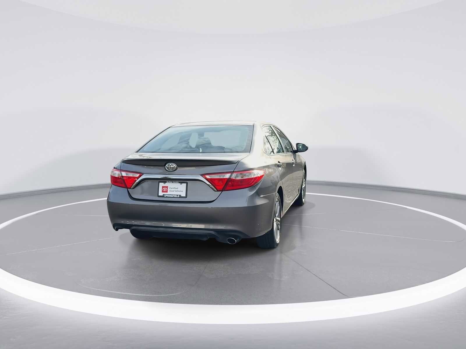 Thumbnail: 2017 Toyota Camry - 7