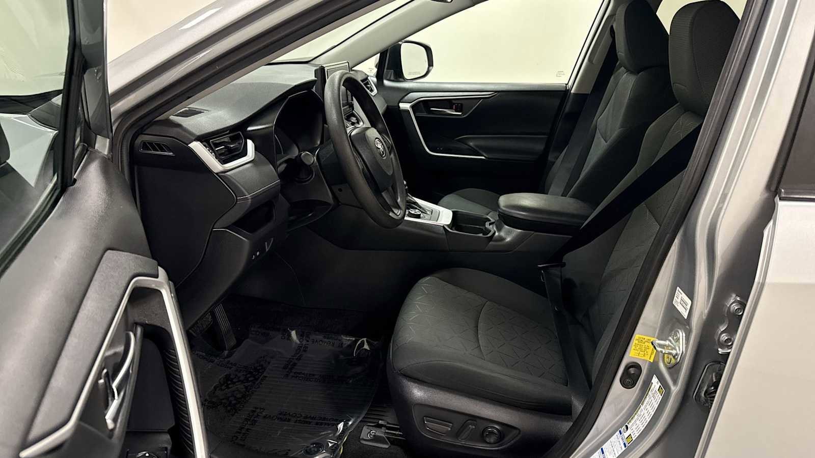 Thumbnail: 2021 Toyota RAV4 - 13