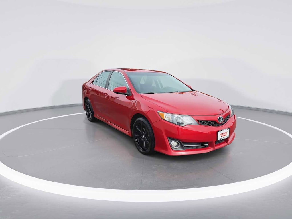 Used 2014 Toyota Camry SE Sedan