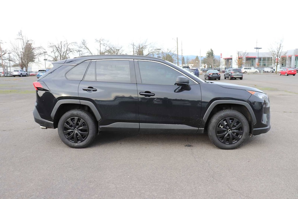 Used 2021 Toyota RAV4 LE SUV