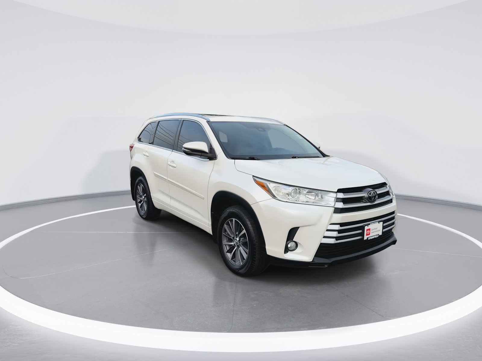 Thumbnail: 2017 Toyota Highlander - 2