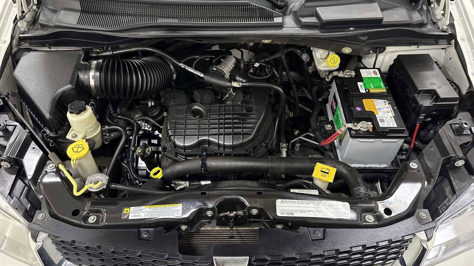 Thumbnail: 2011 Dodge Grand Caravan - 29