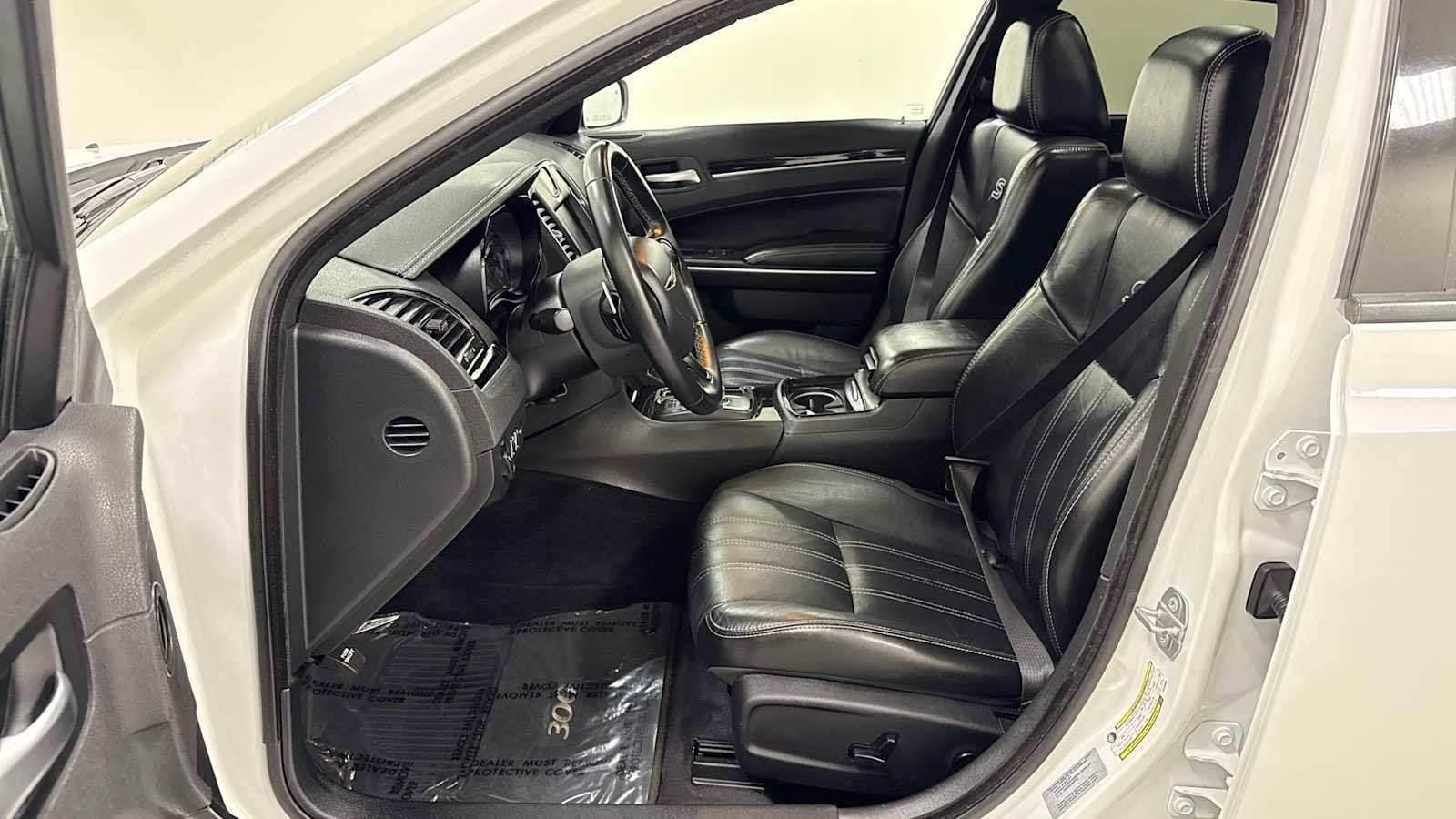 Thumbnail: 2017 Chrysler 300 - 13