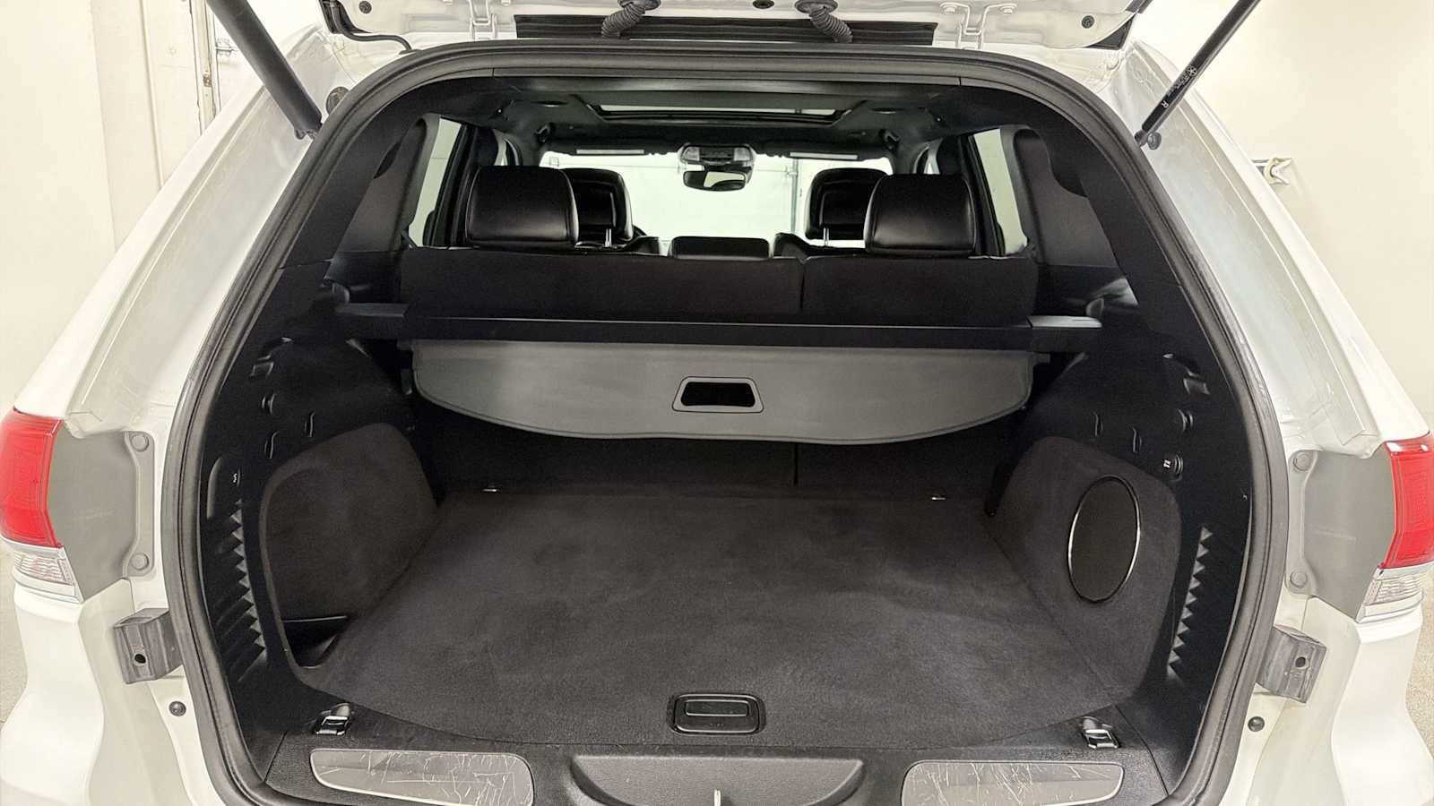 Thumbnail: 2019 Jeep Grand Cherokee - 28