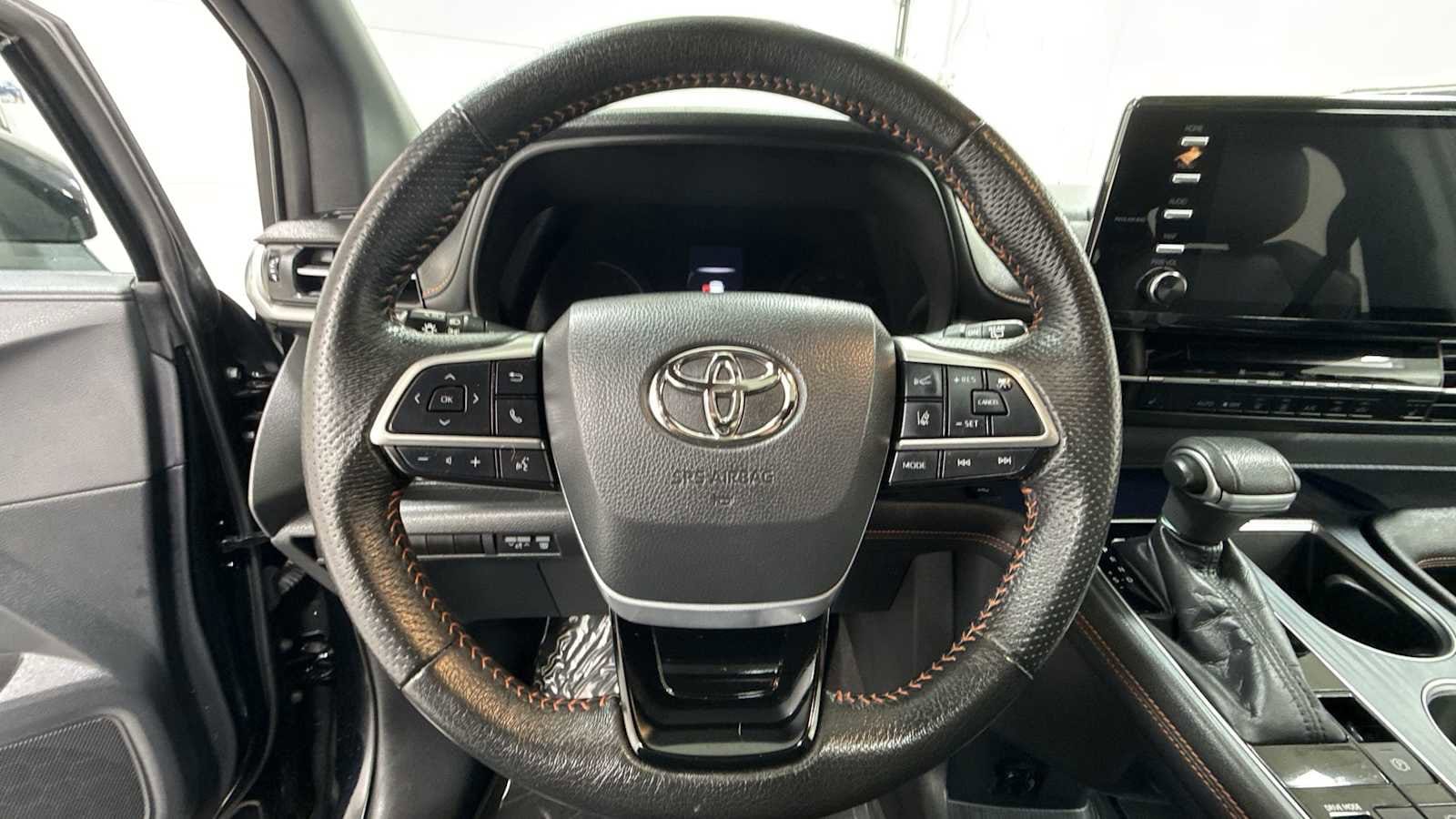 Thumbnail: 2021 Toyota Sienna - 16