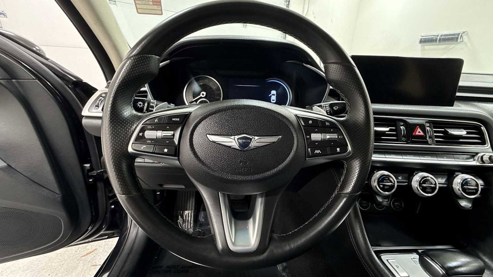 Thumbnail: 2022 Genesis G70 - 16