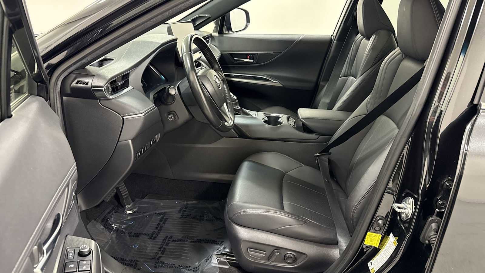 Thumbnail: 2023 Toyota Venza - 13