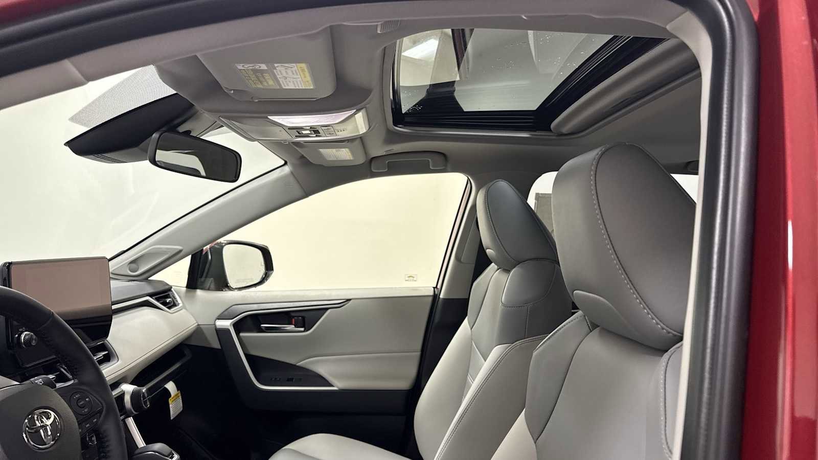 Thumbnail: 2025 Toyota RAV4 - 24