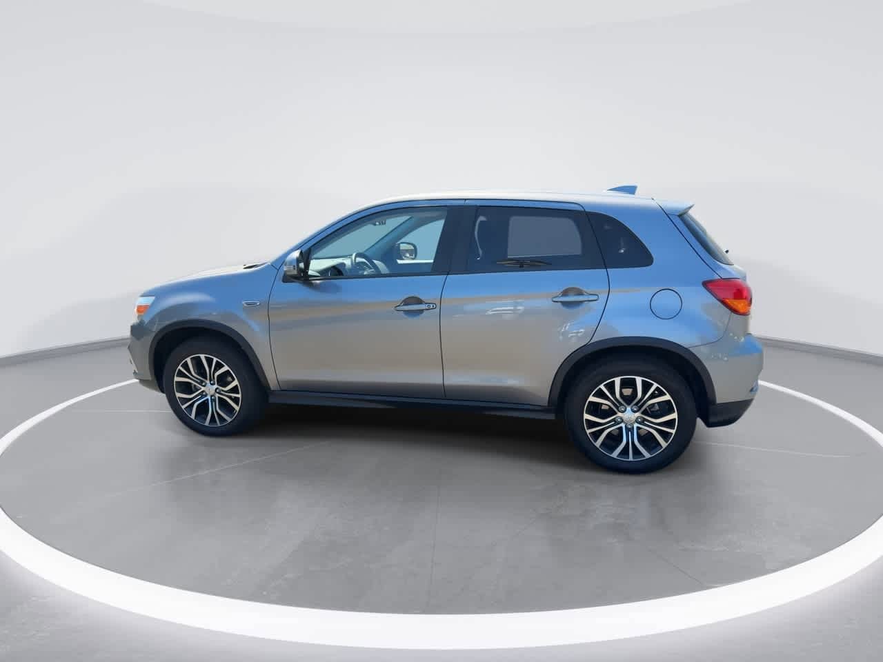 Thumbnail: 2018 Mitsubishi Outlander Sport - 5