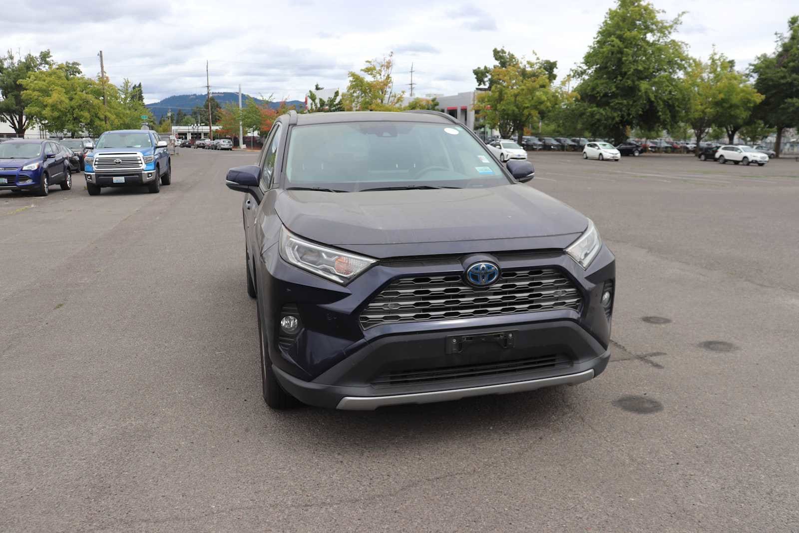 Thumbnail: 2019 Toyota RAV4 - 3