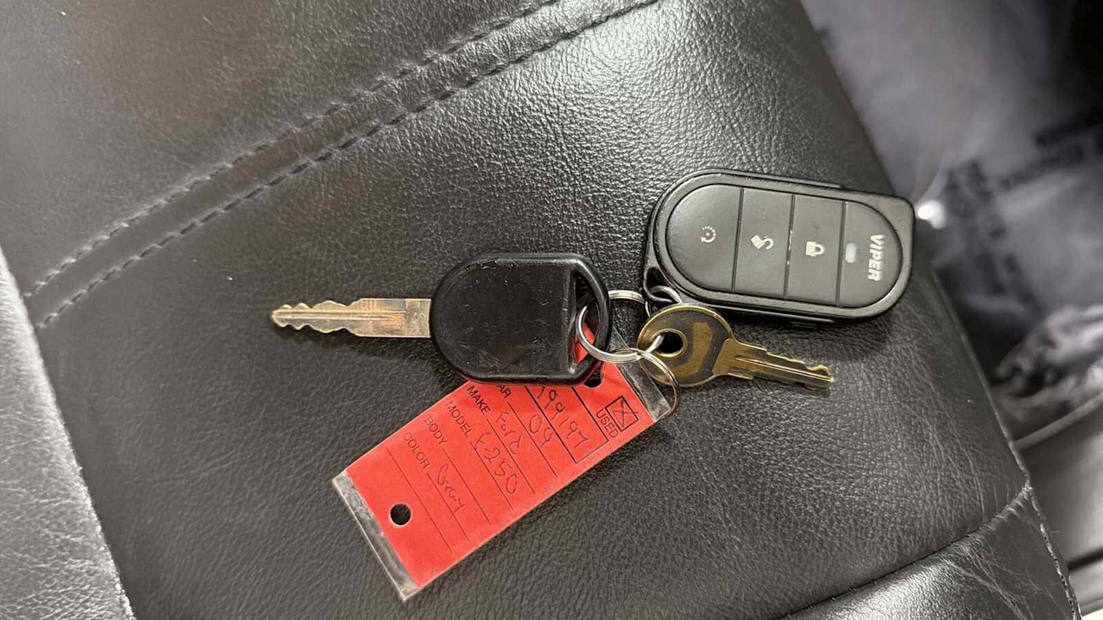 Thumbnail: 2009 Ford F-250 - 30