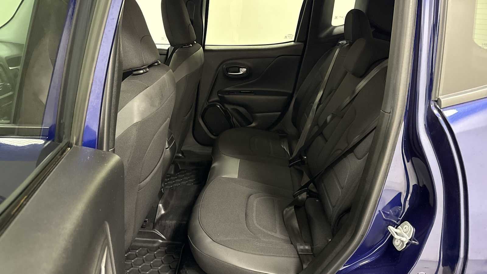 Thumbnail: 2017 Jeep Renegade - 24