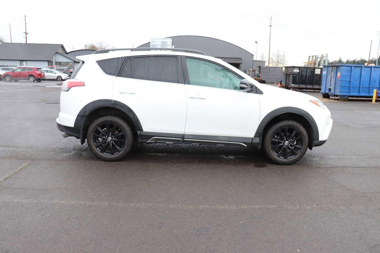 Thumbnail: 2018 Toyota RAV4 - 4