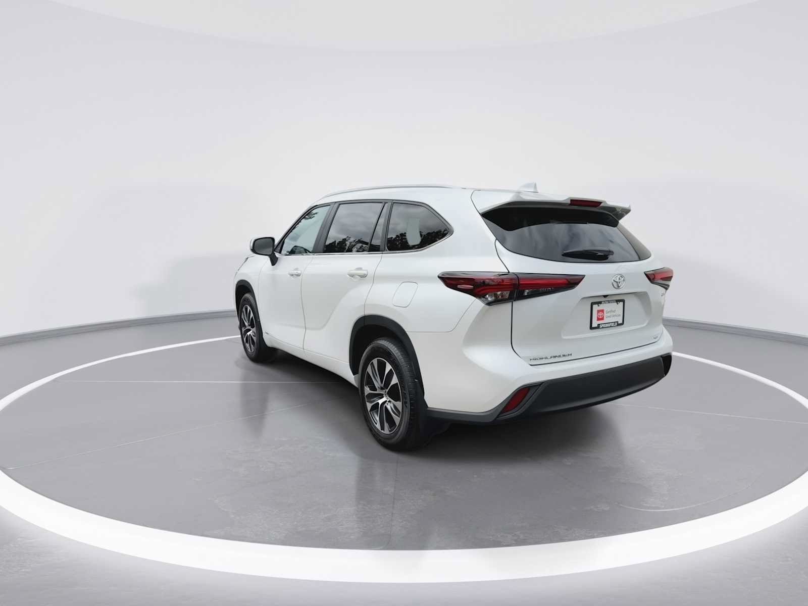 Thumbnail: 2026 Toyota Highlander - 6