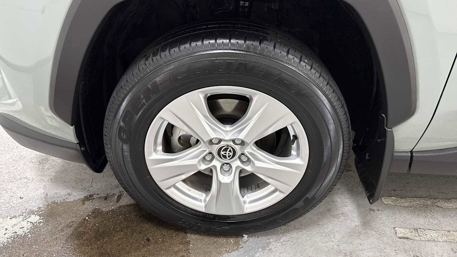 Thumbnail: 2021 Toyota RAV4 - 10