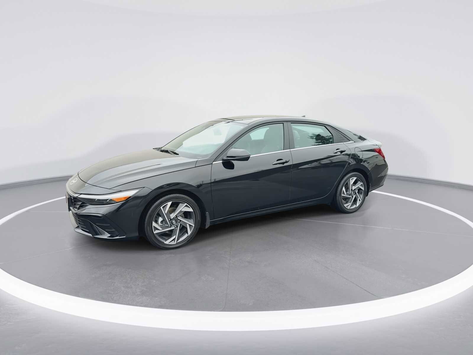 Thumbnail: 2025 Hyundai Elantra - 4