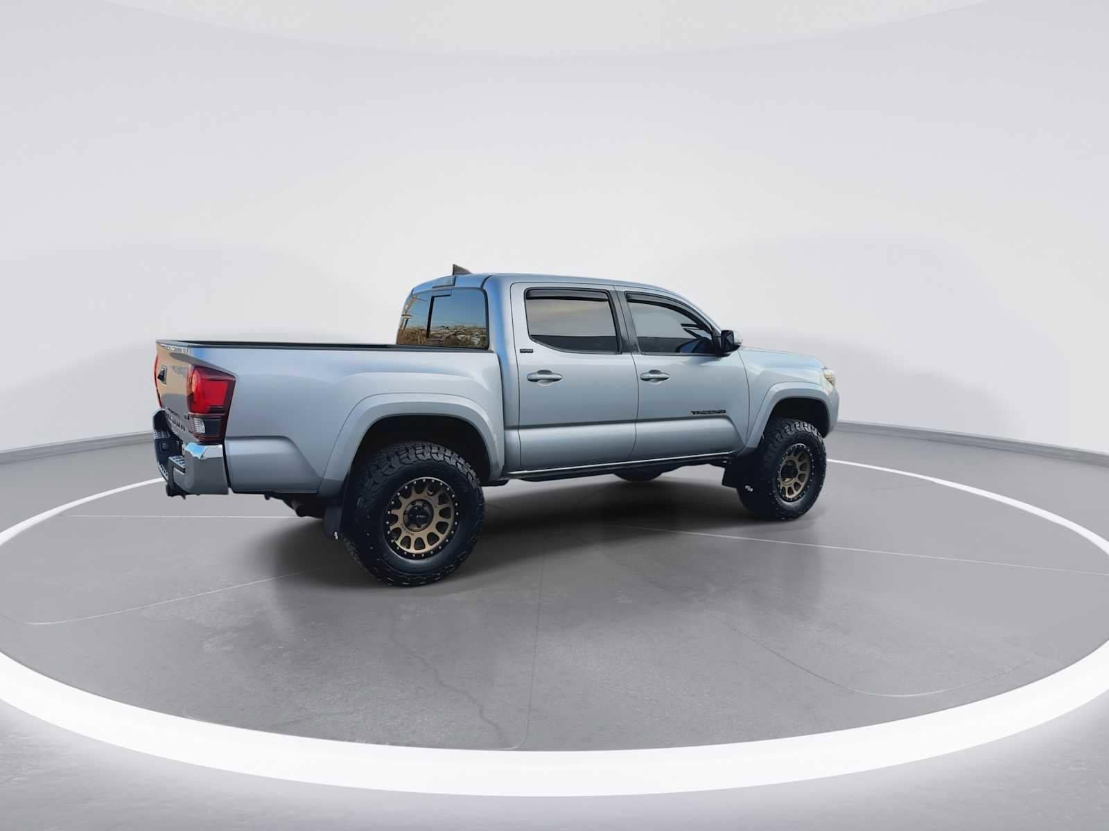 Thumbnail: 2019 Toyota Tacoma - 8