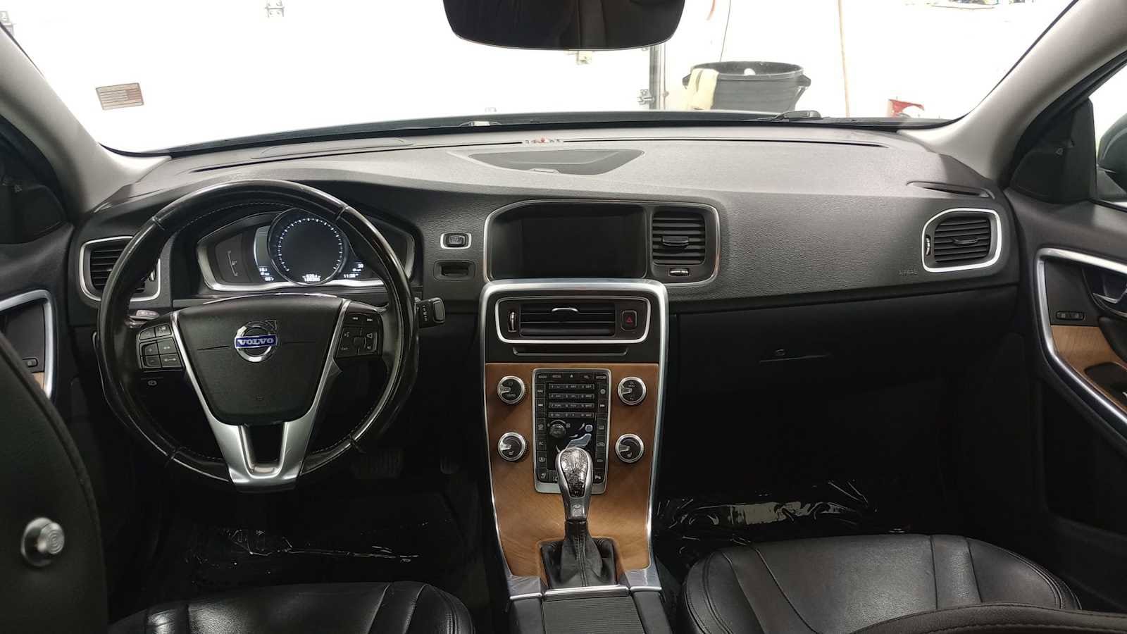 Thumbnail: 2016 Volvo S60 - 27